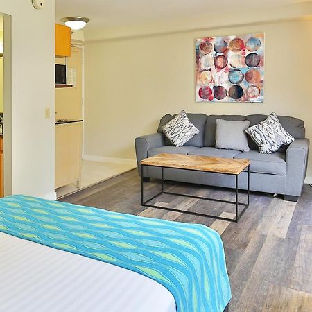 City View Studio With Pool Access In Aloha Surf! Гонолулу Экстерьер фото