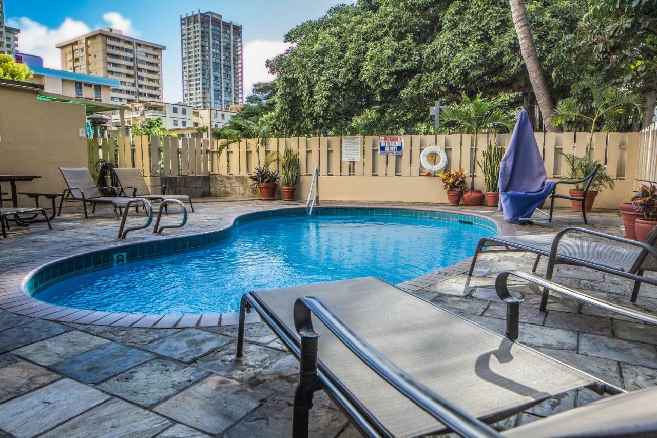 City View Studio With Pool Access In Aloha Surf! Гонолулу Экстерьер фото