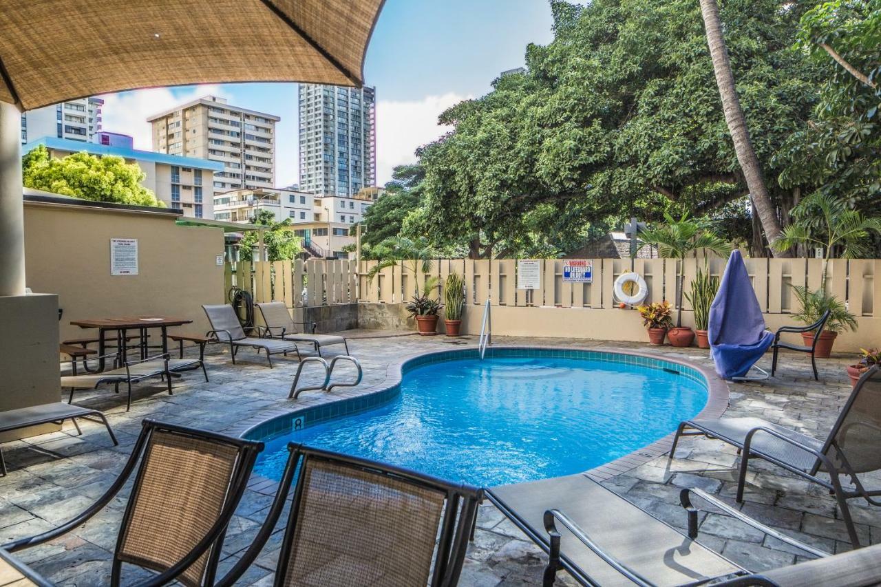 City View Studio With Pool Access In Aloha Surf! Гонолулу Экстерьер фото